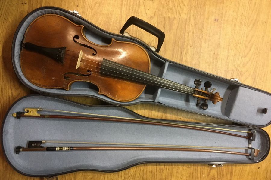 Alte Geige mit Koffer - Bild 1