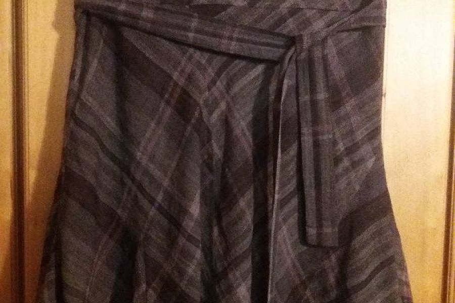 Gefütterter Rock in Gr. 46 (ital) - Bild 1