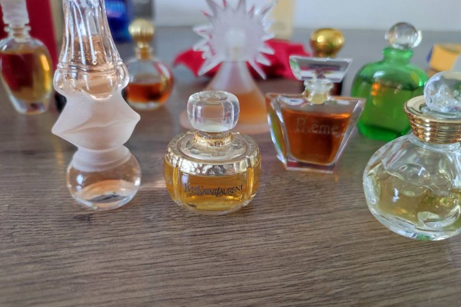Parfumminiaturen - Bild 1