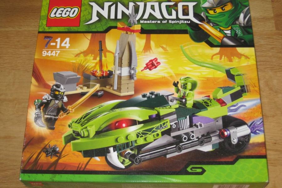 LEGO Ninjago 9447 Lasha's Bite Cycle SAMMLERSTÜCK - Bild 2
