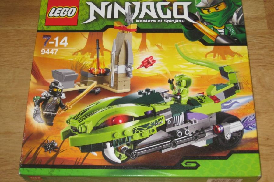 LEGO Ninjago 9447 Lasha's Bite Cycle SAMMLERSTÜCK - Bild 2