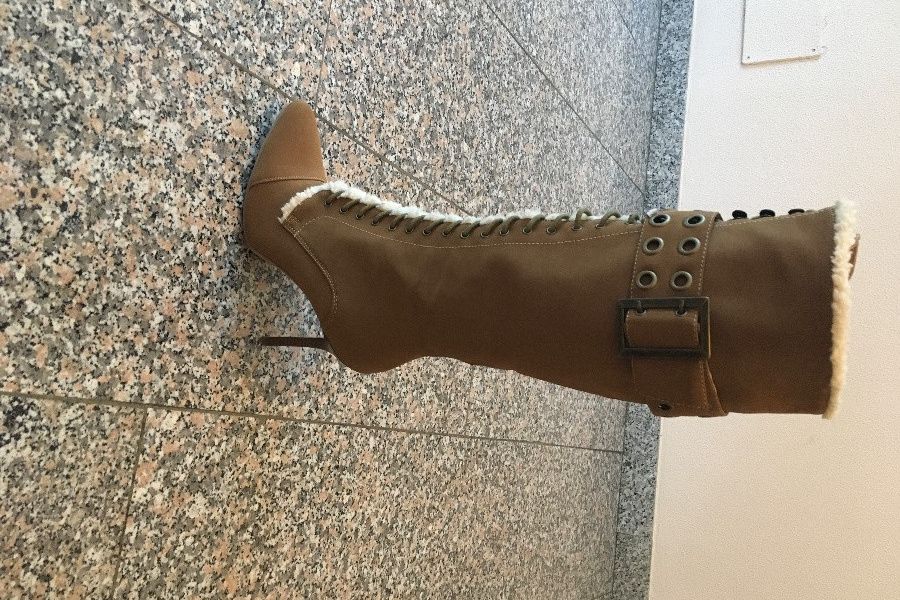 Stiefel mit Schnürsenkeln - Bild 2