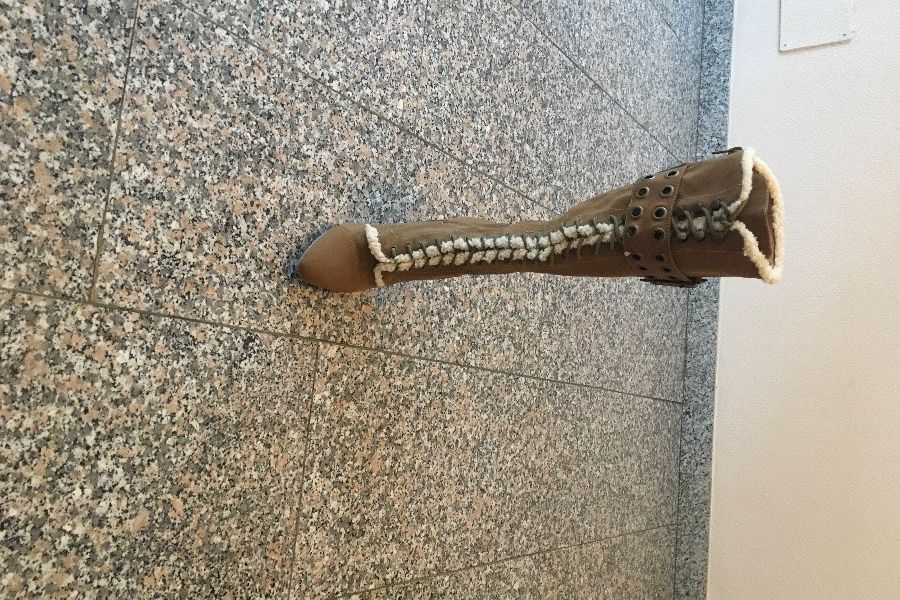 Stiefel mit Schnürsenkeln - Bild 3