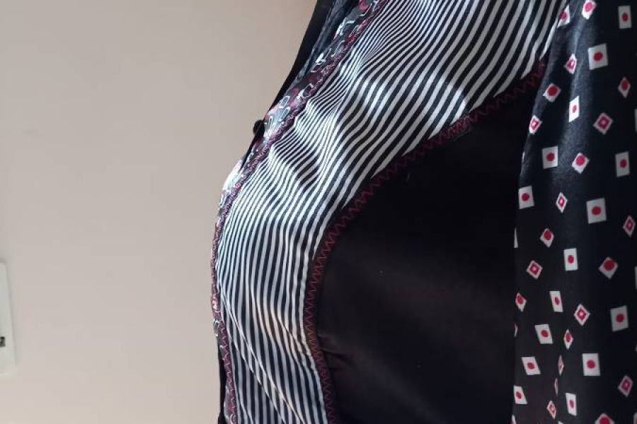 BONITA wunderschöne Satinbluse Gr. DE 38/IT 44 - WIE NEU - Bild 3