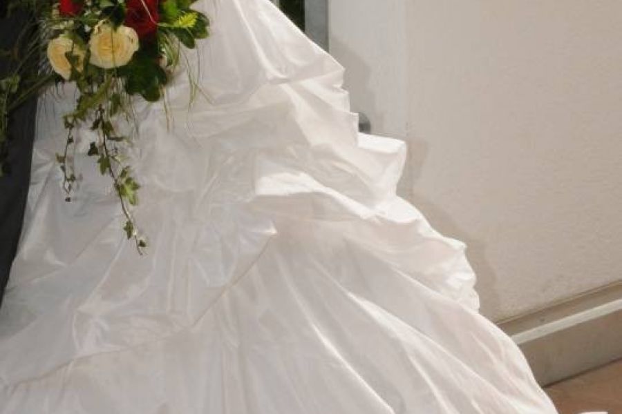 Wunderschönes Hochzeitskleid - Bild 3