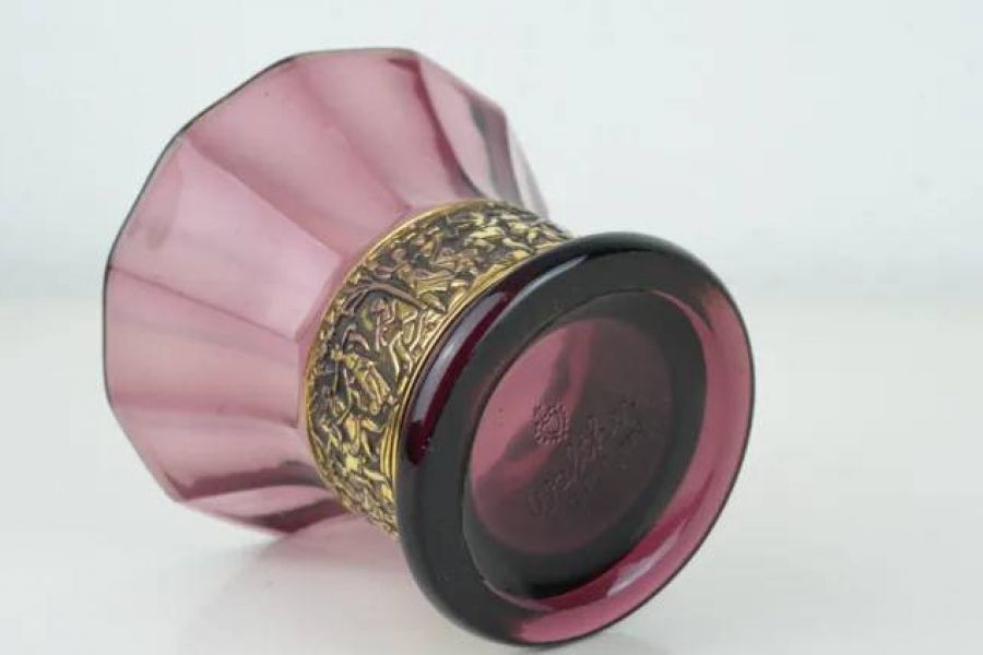Vase aus Glas, mit vergoldetem Relief-Fries, von ca. 1930 - Bild 3