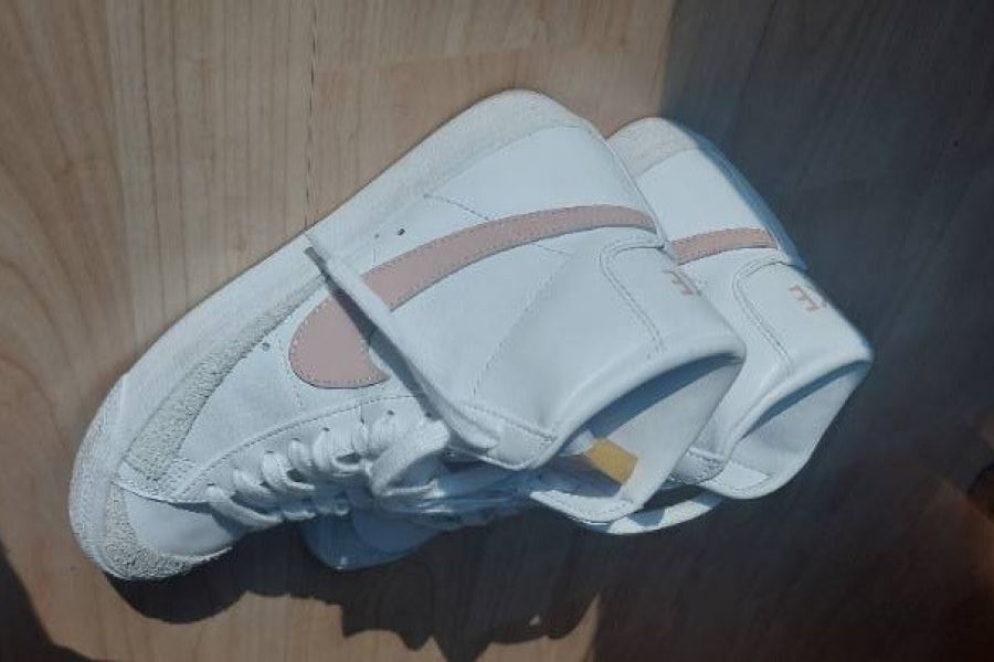 Sneaker Nike 38 - Bild 2