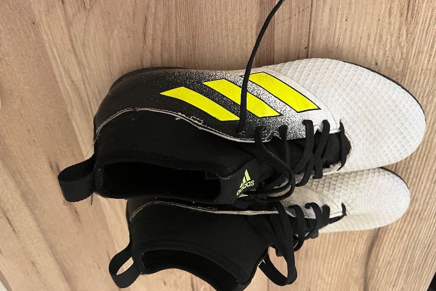 Adidas Fussballschuhe für turnhalle - Bild 2