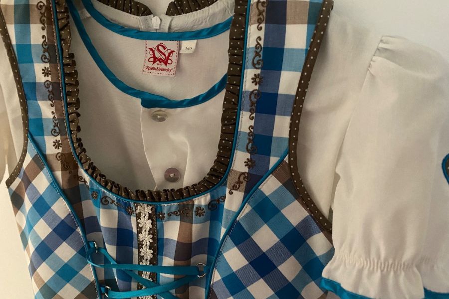 Dirndl Gr 140 - Bild 2