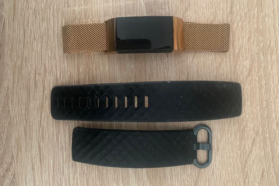 Fitbit Charge 4 - Bild 1