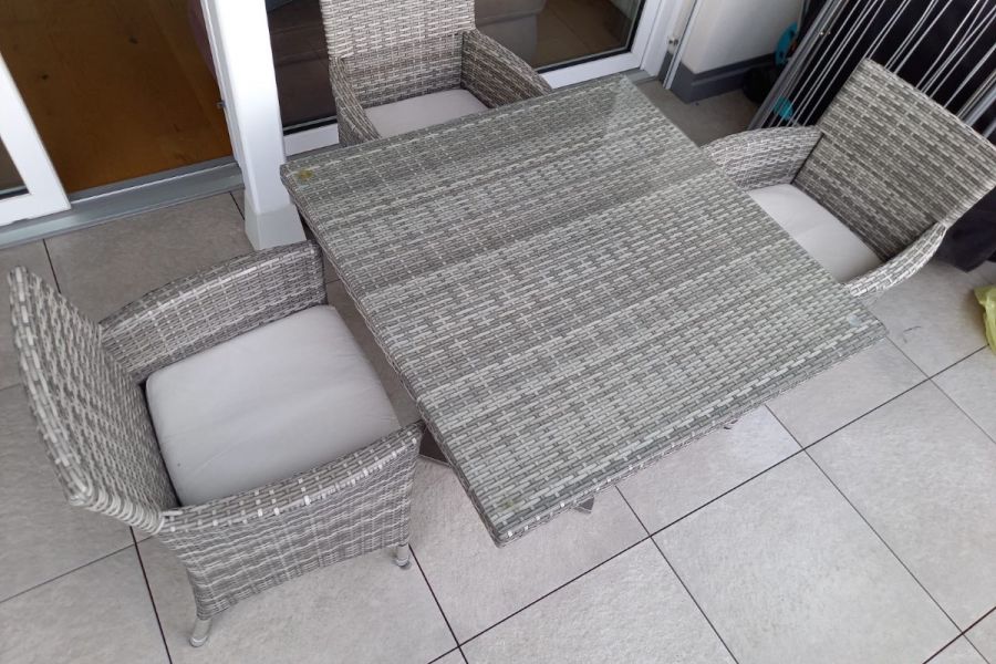 Rattan Gartentisch mit 4 Stühlen - Bild 2