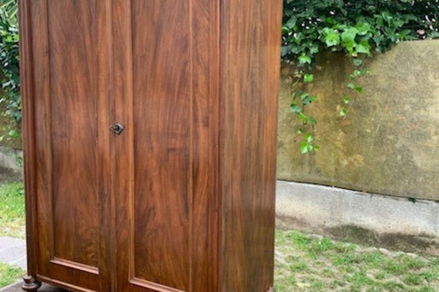 Alter Schrank, als Dekoration, Garderobe und vieles mehr - Bild 1