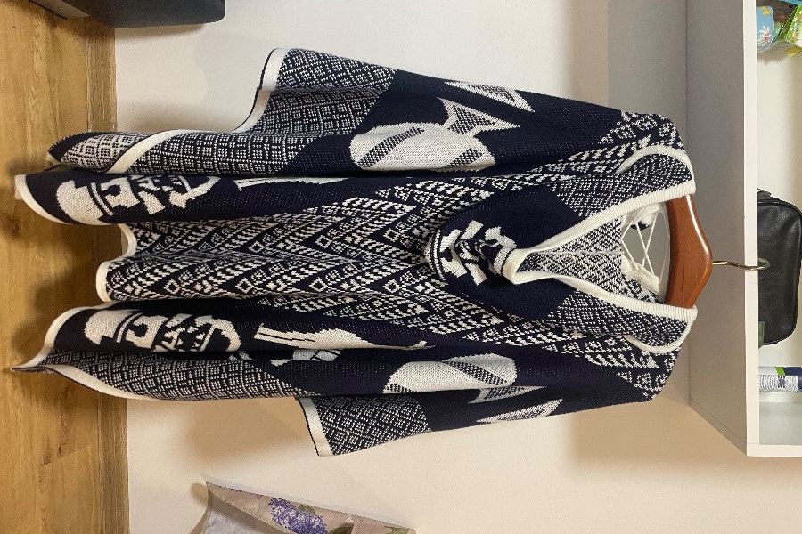 Poncho aus Lamawolle - Bild 1