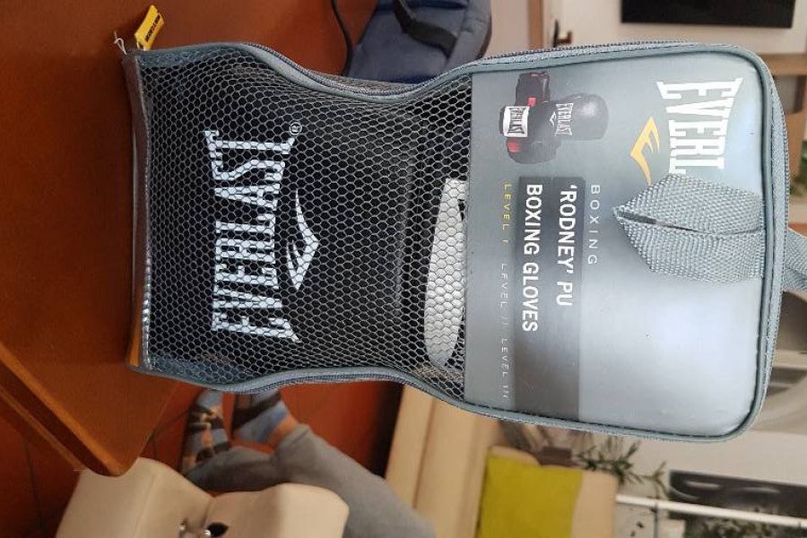 Boxsack und Boxhanschuhe - Bild 3