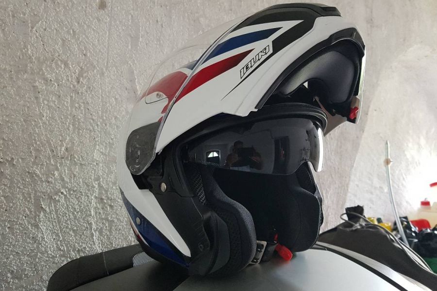Verkaufe neuen Helm - Bild 2
