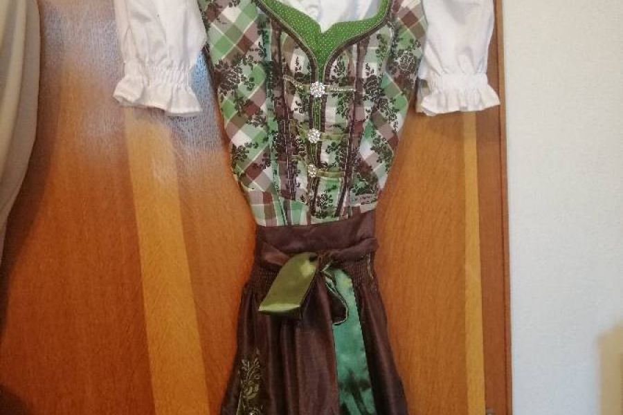 Dirndl zu verkaufen - Bild 4