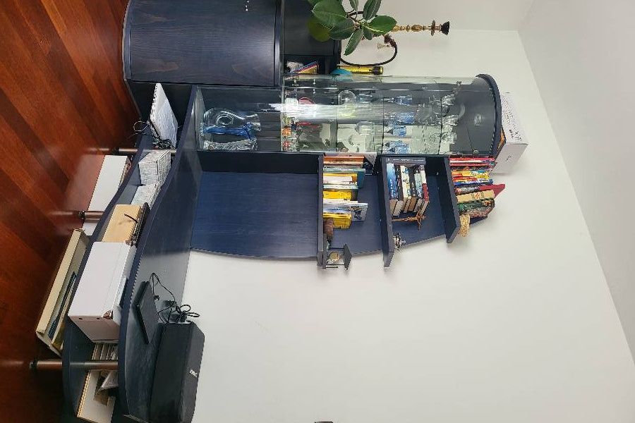 Wohnzimmerschrank und Couch in blau - Bild 1