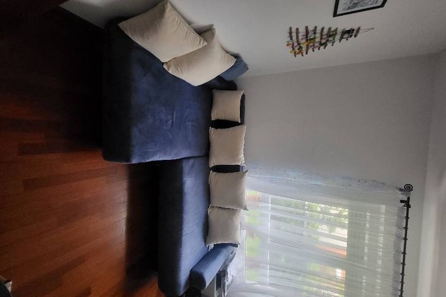 Wohnzimmerschrank und Couch in blau - Bild 3
