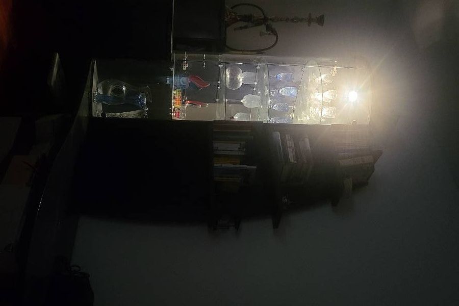 Wohnzimmerschrank und Couch in blau - Bild 5