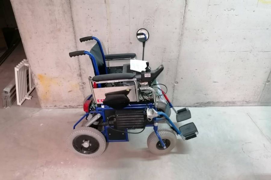Elektrorollstuhl - Bild 1