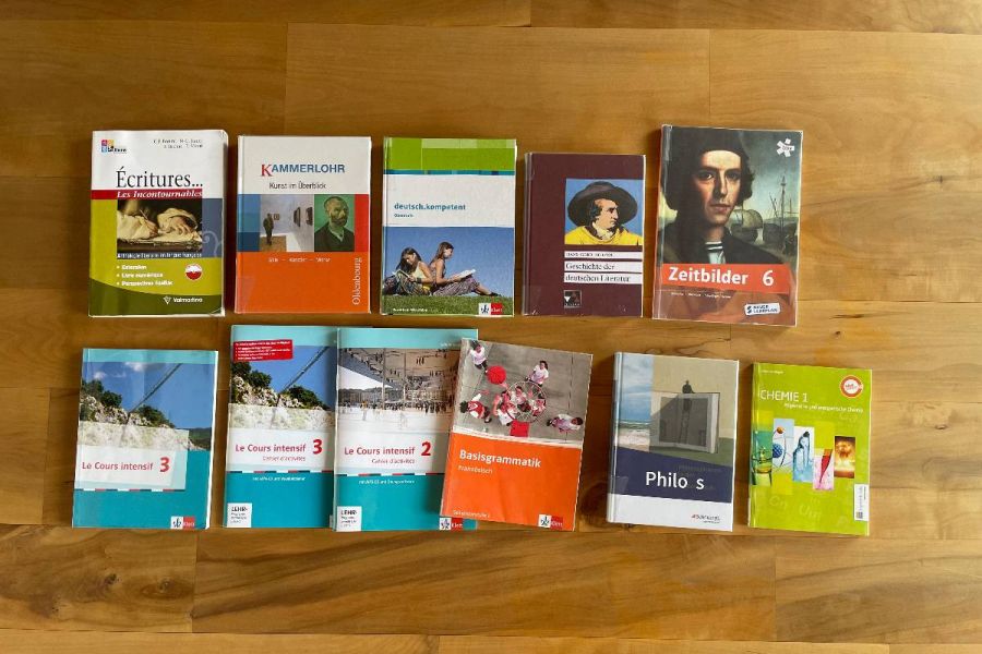 Schulbücher - Bild 1