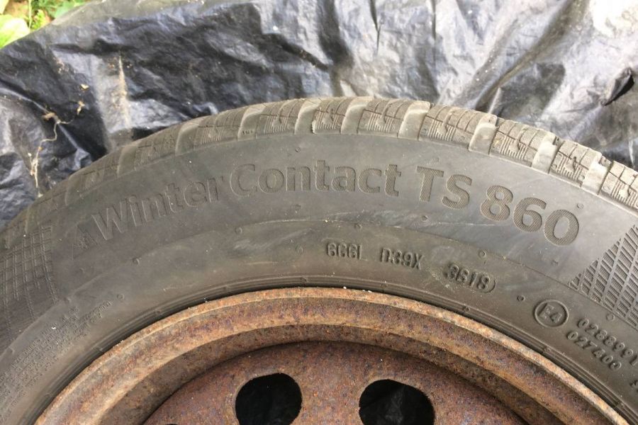 Gebrauchte Winterreifen Continental 185/65 R14T mit Felgen - VW Passat - Bild 2