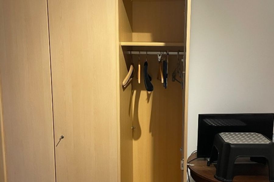 Kleiderschrank - Bild 3