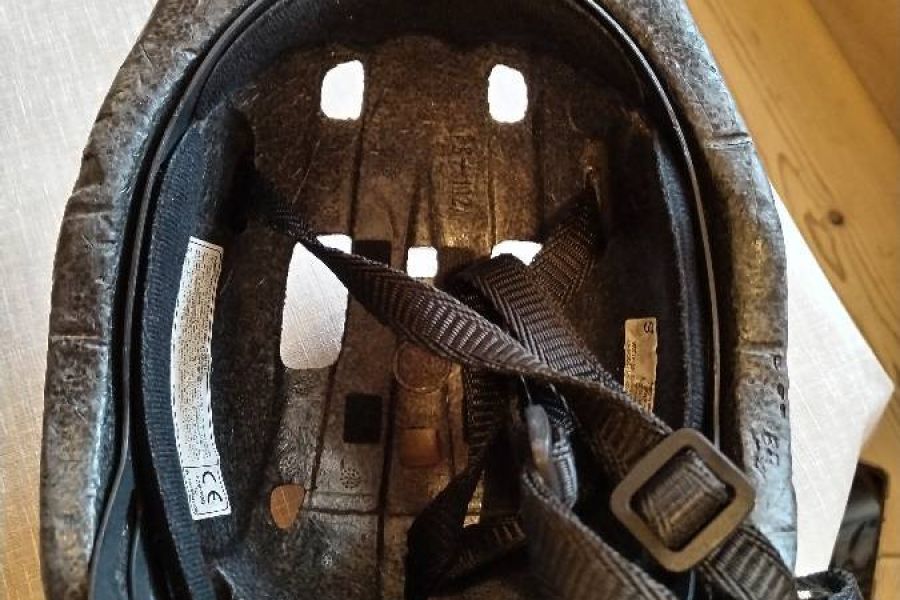 Fahrradhelm Gr. 46-52 gebraucht für Kleinkind zu verschenken - Bild 2