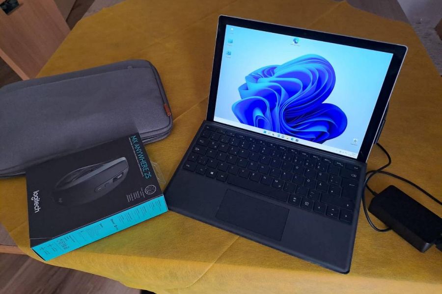 Verkaufe Microsoft Surface Pro 4 mit Zubehör - Bild 2