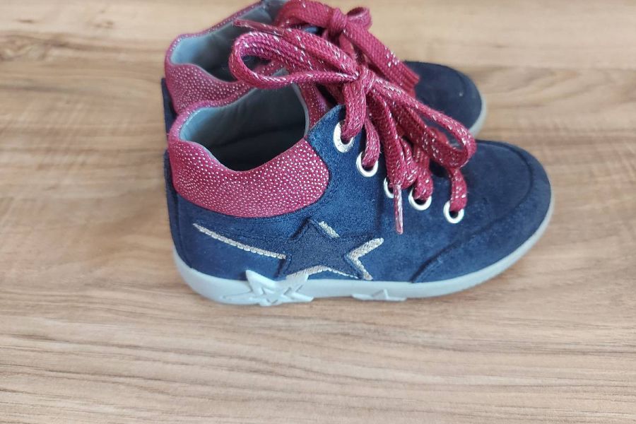 Mädchenschuhe Grösse 23 - Bild 3