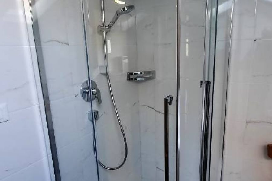 Komplettes Badezimmer mit Hansgrohe Armaturen - Bild 3