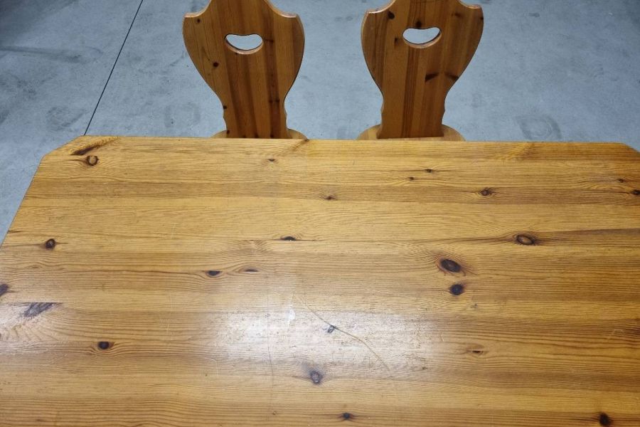 Holztisch mit 2 Stühlen - Bild 1
