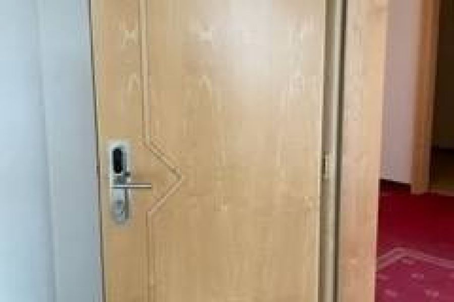 Hotelbrandschutztüren Eingang- plus Innenzimmertür. - Bild 2