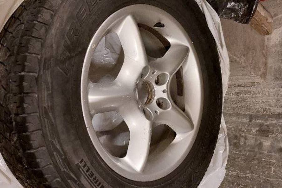 BMW X5 Alu Felgen mit Winterreifen - Bild 1