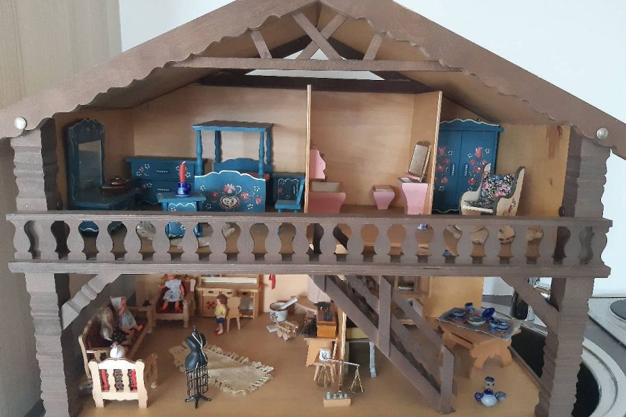 Puppenhaus mit Zubehör - Bild 1