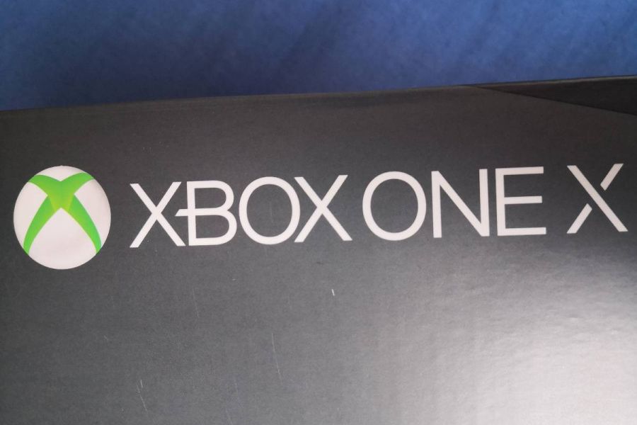 Xbox One X Gold Edition 1TB - Bild 3