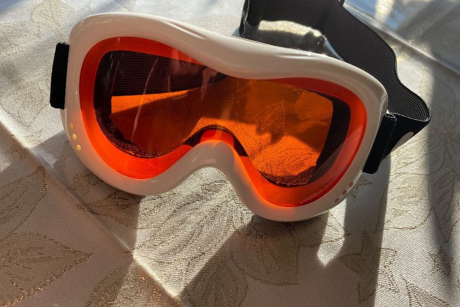 Top Skianzug mit Brille - Bild 4