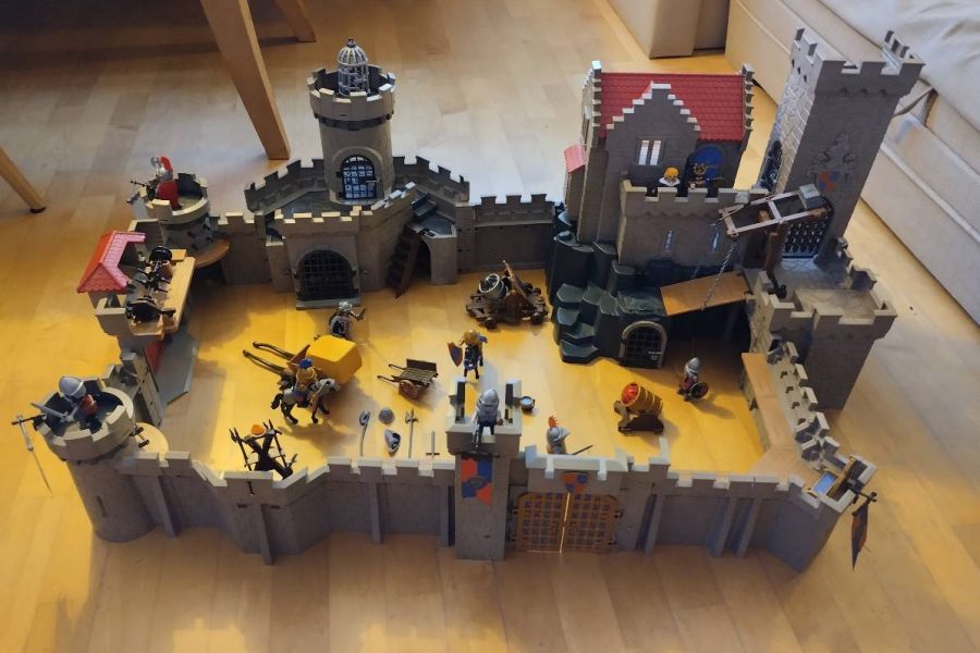 Playmobil Burg 6372 + 6000 + 6001 - Bild 1