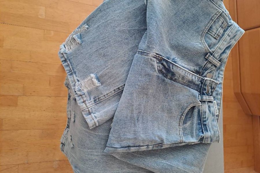 Neue Jeans für Jugendliche - Bild 1