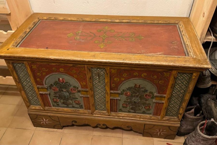 Truhe antik 100x 48 cm , Höhe 63 cm-vom  Antiquitätenhändler bewertet - Bild 1