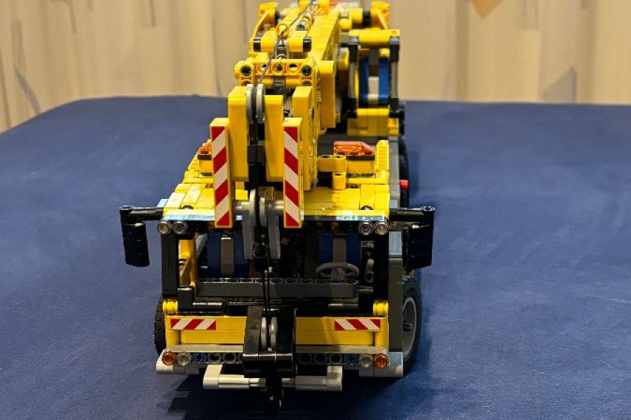Lego Technic mobiler Schwerlastkran - Bild 3