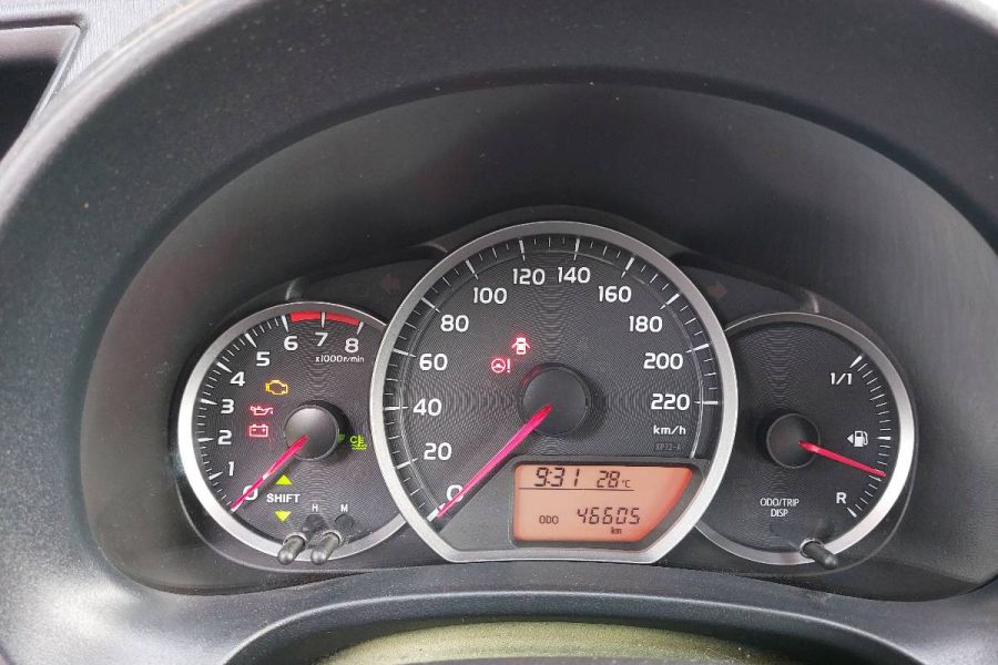 Toyota Yaris 1.3 VVT-i Style Benzin in sehr gutem Zustand zu verkaufen - Bild 12