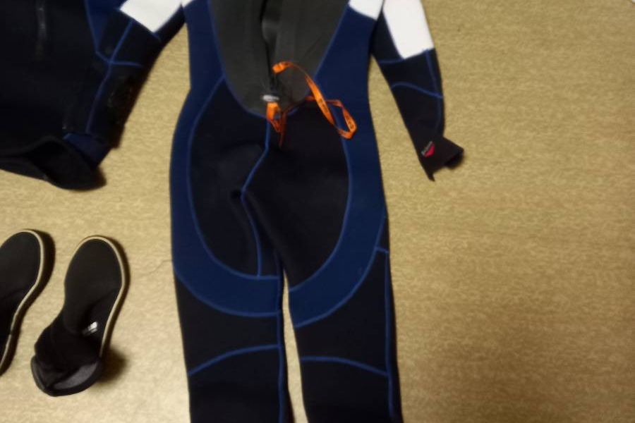 Tauchanzug 2 teilig samt Schuhe und Flossen - Bild 3