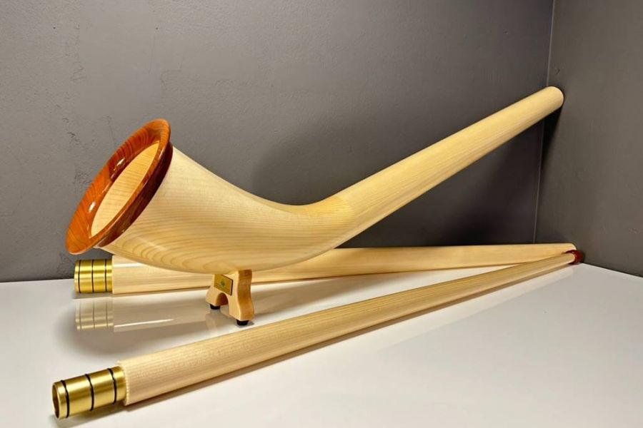 Alphorn, Alphörner, alpine horn, Horn, cor des alpes - Bild 2