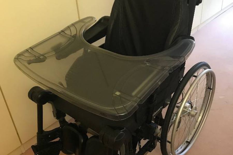 Multifuktionaler Pflege-Rollstuhl - Bild 3