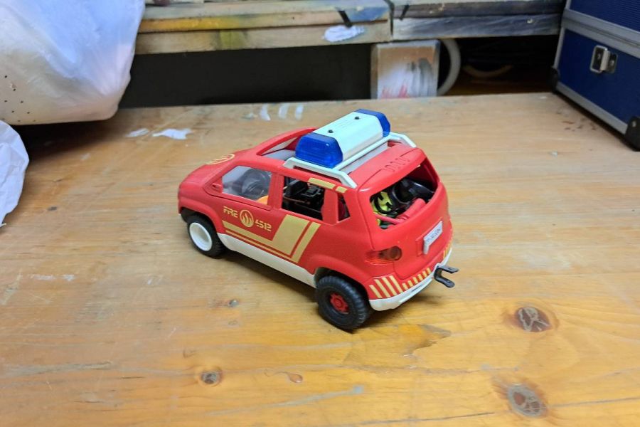 Kleines Playmobil Feuerwehrauto - Bild 1