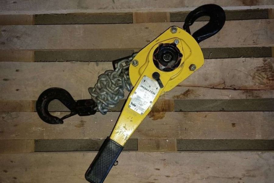 Kettenzug Hebezug Werkstatt Motor - Bild 1