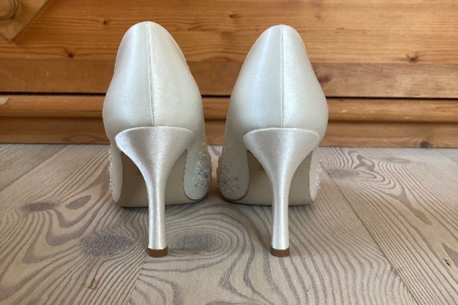 Weiße High Heels für Hochzeit oder Ball - Bild 3