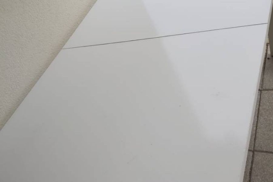 Weißer Tisch - ausziehbar - Bild 1