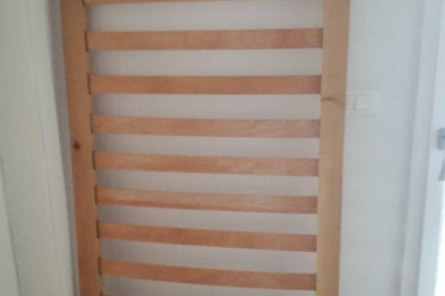 Matratze und Holz Lattenrost zu verkaufen - Bild 3